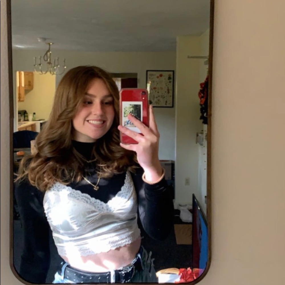 Meet your Posher, Alexis